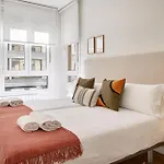 The Collection - Izpizua Apartmán